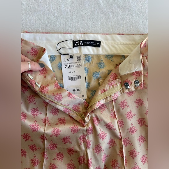 Zara satin printed pleated trouser - Picture 9 of 9